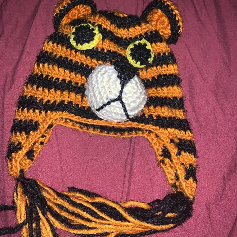 Tiger hat